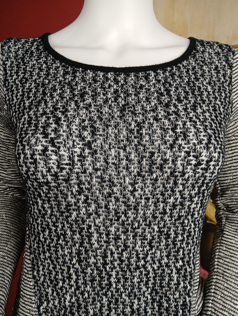 Iz Byer Black and White Textured Crewneck Sweater